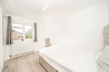 Morland Close, Hampton, TW12 - Photo 5