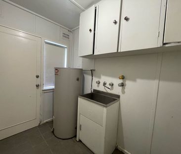 4 Bedroom family Home - Photo 1