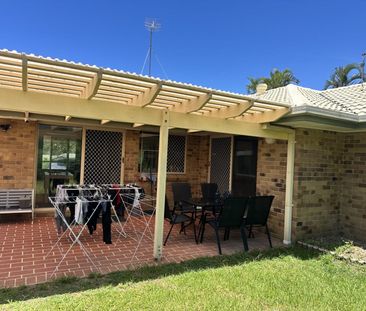 Master Bedroom + Ensuite in Parkwood, walking distance to uni! - Photo 2