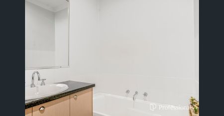 Modern 3x2 Villa in Nollamara - Comfort, Space & Style - Photo 2