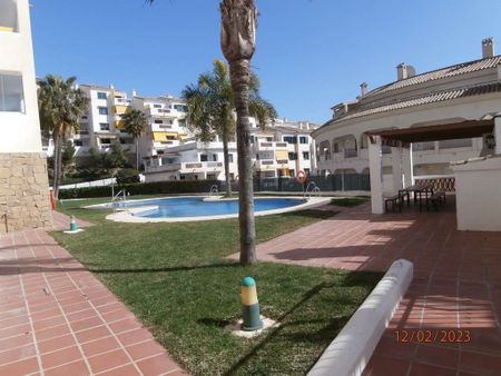 2 room luxury Apartment for rent in Benalmádena, Spain - Photo 4