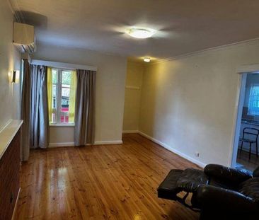 Homette close to beach and bus, and Jetty Rd Glenelg and Jetty Rd B... - Photo 1