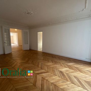 Appartement • Mairie - Photo 1