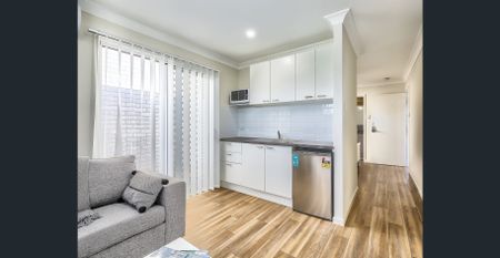 MODERN, FULLY FURNISHED, STUDIO APARTMENT - Photo 5