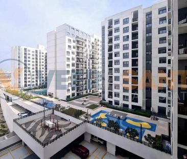 Ready to Move | Well Maintained | Near to Metro - Photo 3