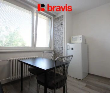 Pronájem bytu 2+1, ul. Svatoplukova, Brno-Židenice, zařízený, sklep... - Фото 1