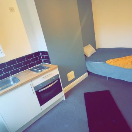 Lodge Causeway, Bristol, BS16 3JA - Photo 3