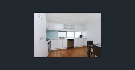 Contemporary Furnished townhouse in the heart of Adelaide CBD - Photo 2