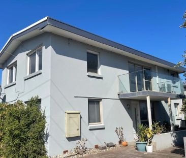 BEACH LIFESTYLE WITH AMAZING BAY VIEWS! - Photo 1