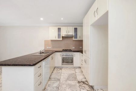 Modern Townhouse – Stylish, Spacious & Ideally Located - Photo 5