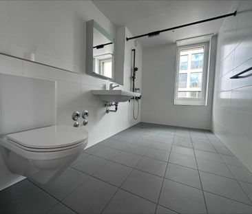 Alterswohnungen: Helle 3.5-Zimmer-Wohnung im 2. OG Gesundheitszentr... - Photo 5