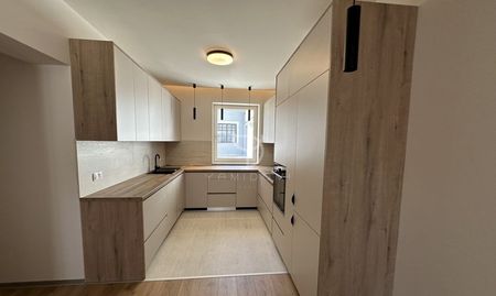 STUPAVA| Príjemný 3-izbový 120m2 iklimatizovaný byt po čerstvej rekonštrukcii s parkovaním pre 3autá - Fotografia 4
