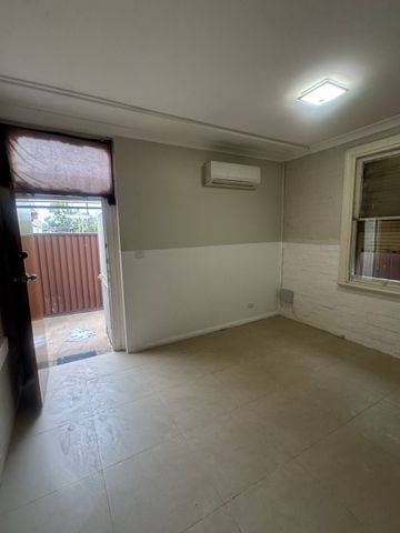 SPACIOUS MODERN UNIT - Photo 5