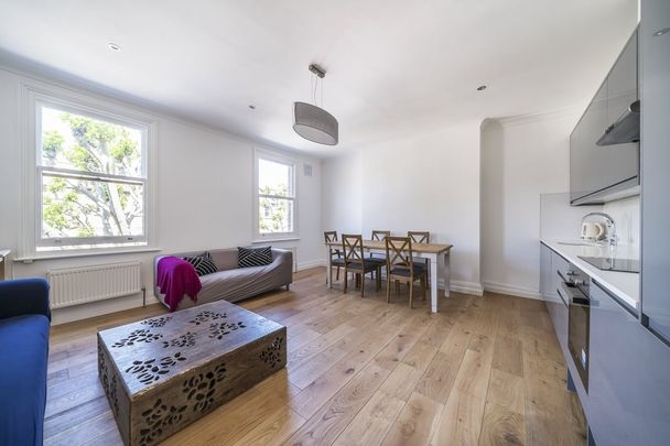 4 bedroom flat to rent - Photo 1