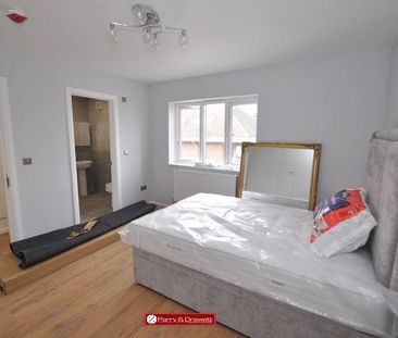 1 bedroom in a flat share to rent - Photo 1