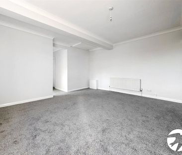 3 bedroom flat to rent - Photo 6
