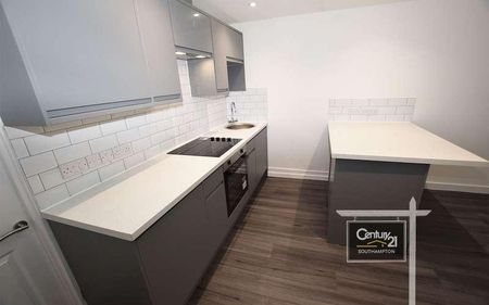 |ref: |, Portsmouth Road, Southampton, SO19 - Photo 2