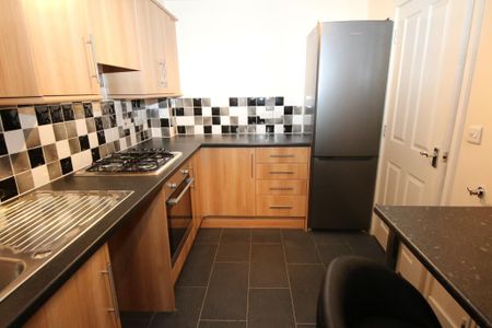 2 bedroom terraced house to rent - Photo 5