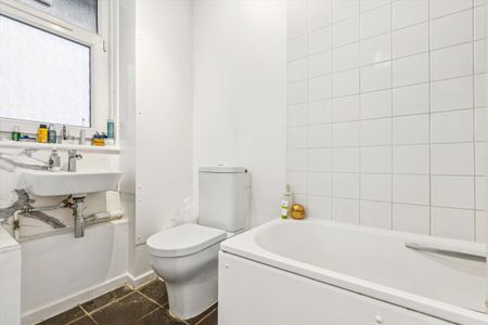 A newly refurbished studio apartment available to rent in N1 - Photo 4