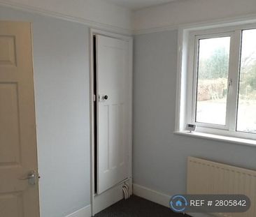 2 bedroom end of terrace house to rent - Photo 4