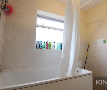 4 bedroom semi-detached house to rent - Photo 6