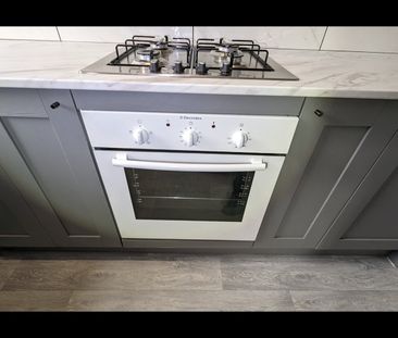 2 Bed Terraced House, Swallow Avenue, LS12 - Photo 6