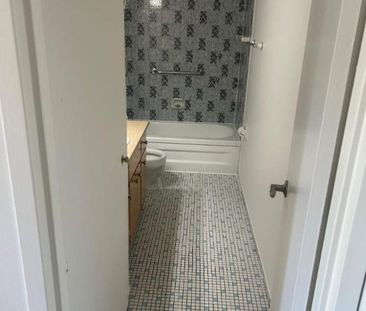 1 CH - 1 SDB - Côte Saint-Luc - $1,345 /mo - Photo 4