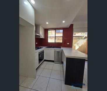 Well-Presented 3-Bedroom Townhouse for Lease - Photo 5