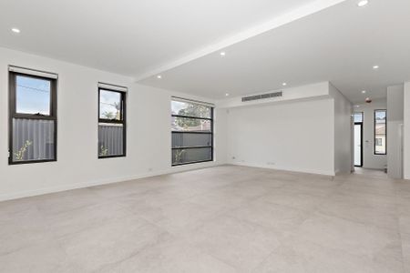 1 First Avenue, Toongabbie. - Photo 4