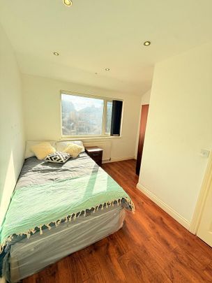 1 bedroom in a house share to rent - Photo 1
