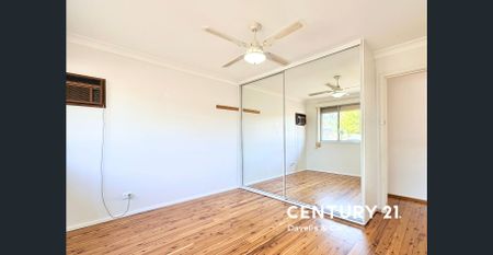 Charming 3-Bedroom Home with Spacious Backyard - Photo 5