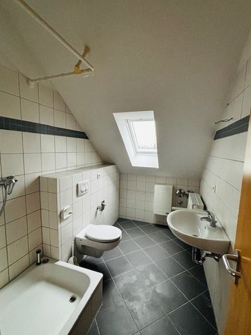 Helle 2-Zimmer-Dachgeschosswohnung freut sich auf Ihren Einzug - Photo 5