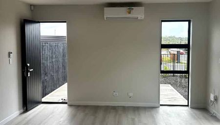 3 Bedroom Townhouse in Central Silverdale - Photo 3