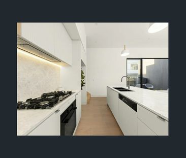 Stylish Four-Bedroom Family Home in Prime Box Hill School Zone - Photo 6