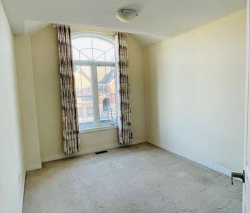 For Lease - 47 Port Arthur Crescent, Richmond Hill, Ontario - Photo 4