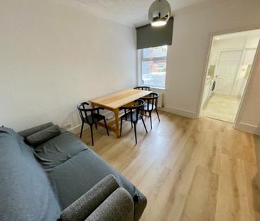 3 Bed Terraced House, Stockwood Crescent, LU1 - Photo 1