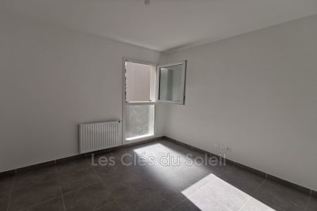 Location appartement 2 pièces 38 m² Toulon - Photo 3