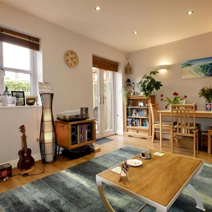 2 bedroom semi-detached house to rent - Photo 1