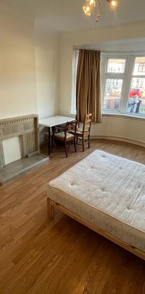 House share to rent - Photo 1