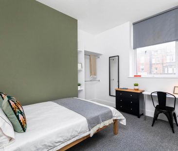 4 bedroom flat to rent - Photo 6