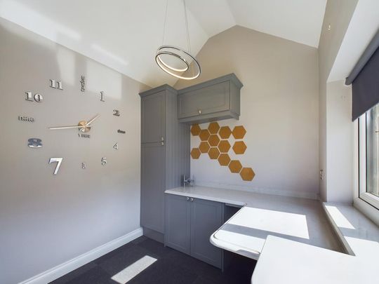 3 bedroom detached bungalow to rent - Photo 1