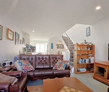 Stylish two bedroom Parnell Townhouse. - Photo 6