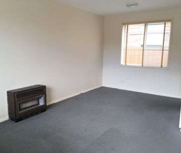 Convenient, Comfortable & Full of Natural Light! - Photo 6