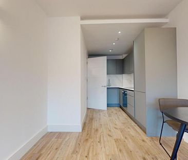 1 bedroom flat to rent - Photo 2