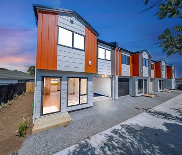 Brand New - 3 Bedroom + 2 Bathrooms - Photo 4