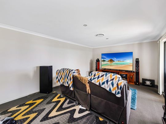 Fully Ducted AC and in Quiet Neighbourhood! - Photo 1