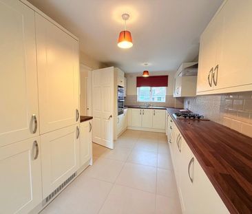 Morton Close, Camberley, Surrey, GU16 - Photo 6