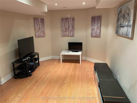 For Lease - 56 Albright (Lower) Court, Richmond Hill, Ontario - Photo 4