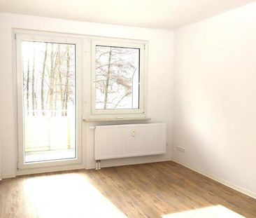 Erdgeschosswohnung: 2 Räume im Grünen + BARRIEREARM - Foto 2