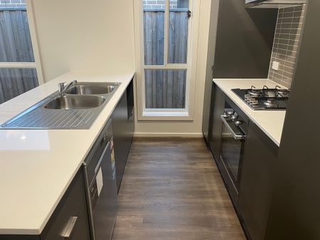 Effortless Living in a Low-Maintenance Home! - Photo 4